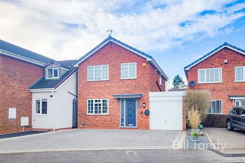 Yew Tree Avenue, Lichfield, WS14 3 bed detached house for sale