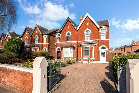 Tithebarn Road, Southport... 3 bed semi