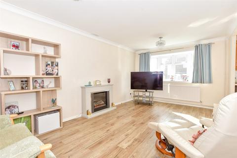 Neville Gardens, Emsworth, Hampshire 2 bed detached bungalow for sale