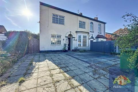 Claremont Road, Southport PR8 4 bed semi