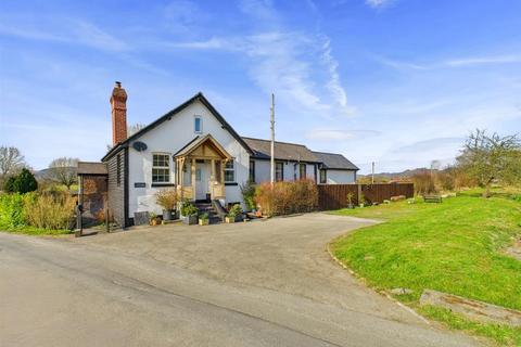 Moat Lane, Caersws 3 bed semi