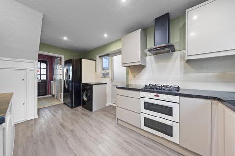 Honeysuckle Way, Northampton, NN3 4 bed detached house for sale