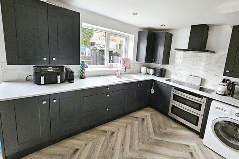 Croft Lane, Greater Manchester BL9 3 bed semi