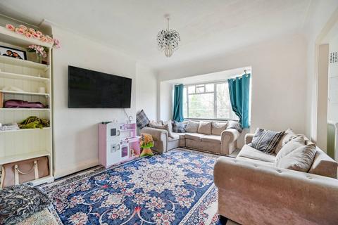 Hill Court, Hanger Hill, London, W5 2 bed flat for sale