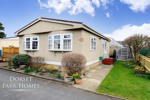 Cavendish Corner, Lumby Drive Park... 2 bed park home for sale