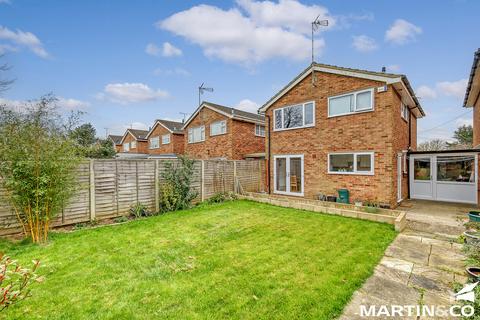 Kelvedon Close, Chelmsford 3 bed link detached house for sale