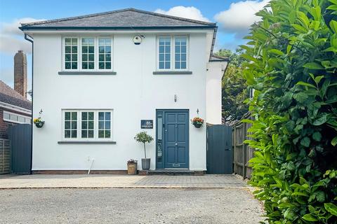 North Lane, East Preston BN16 3 bed detached house for sale