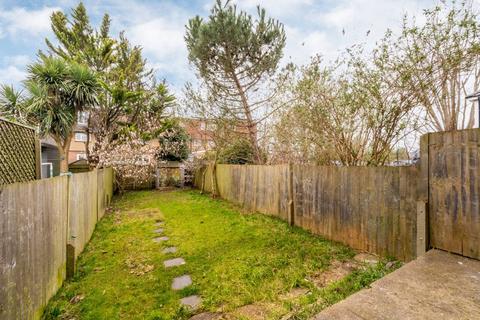 Gladstone Road, Surbiton, KT6 3 bed terraced house for sale
