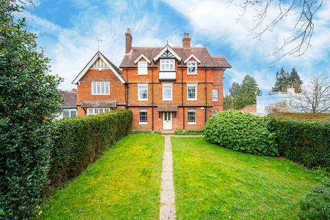 Yew Tree House, Cranleigh, GU6 2 bed flat for sale