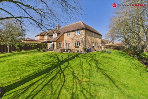 Laxton Grange, Huntingdon PE28 5 bed detached house for sale