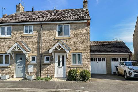 Royal Field Close, Hullavington... 2 bed semi
