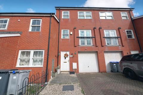 Admiral Gardens, Bispham FY2 3 bed townhouse for sale