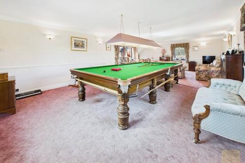 Chestnut Gardens, Stamford PE9 4 bed detached house for sale
