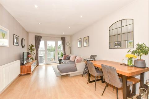 Westwood Drive, Canterbury CT2 2 bed apartment for sale