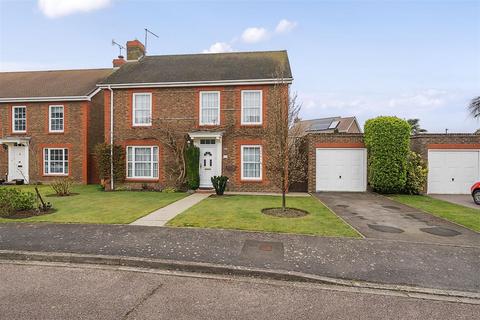 Aldbourne Drive, Bognor Regis 4 bed detached house for sale
