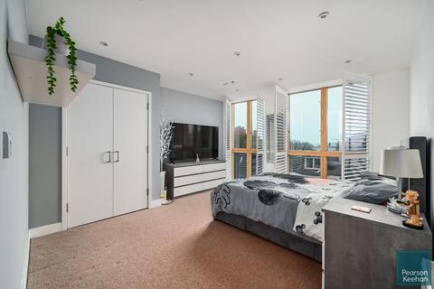 Dorset Gardens, Brighton 2 bed flat for sale