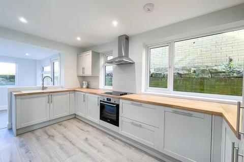 Biddenden Way, Istead Rise, Gravesend 4 bed semi