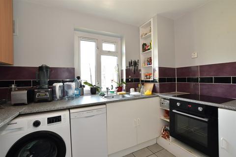 Padnall Court, Romford RM6 3 bed flat for sale