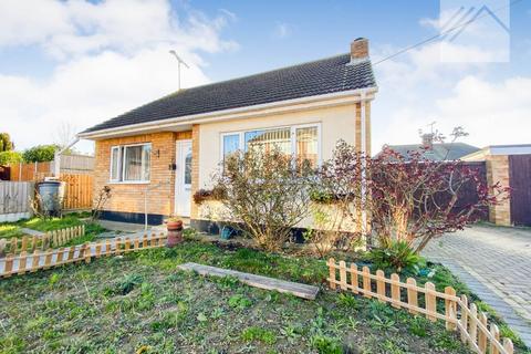 Juliers Close, Canvey Island 3 bed detached house for sale