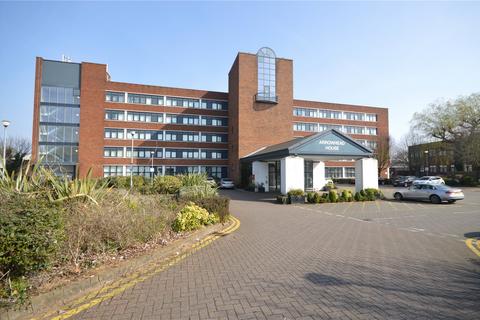 Laporte Way, Luton, Bedfordshire, LU4 2 bed apartment for sale