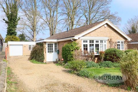 Poplar Close, Uppingham LE15 3 bed detached bungalow for sale