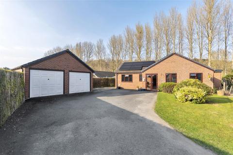 Maes Yr Eglwys, Llansantffraid 3 bed detached bungalow for sale
