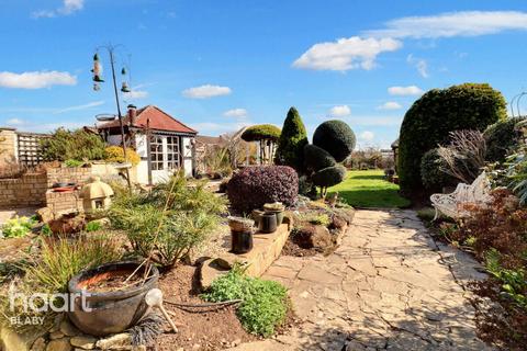Woodmarket, Lutterworth 3 bed detached house for sale