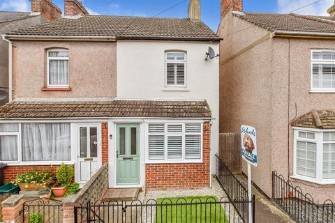 Bramley Road, Snodland ME6 2 bed semi