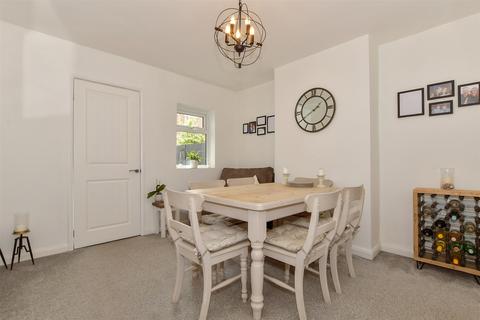 Bramley Road, Snodland ME6 2 bed semi