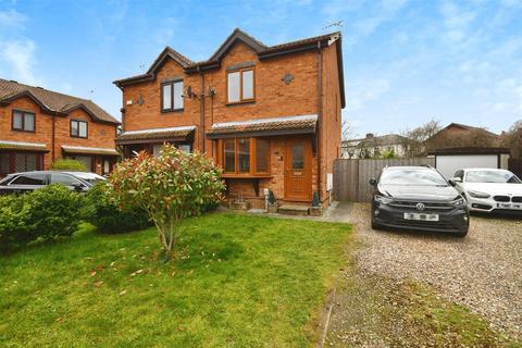 Garbutt Close, Preston, Hull 2 bed semi