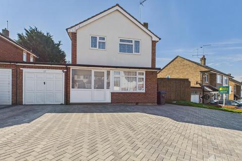 Elmbridge, Harlow CM17 3 bed link detached house for sale