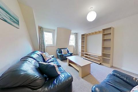17/3 (4L) Crichton Street, City... 3 bed flat for sale