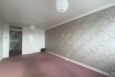 South Street, Gosport, Hampshire 2 bed apartment for sale