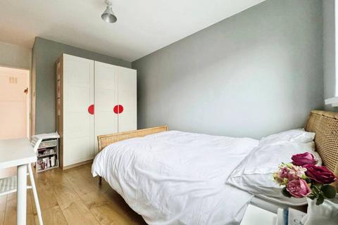 Elmington Estate, Camberwell, London... 3 bed flat for sale