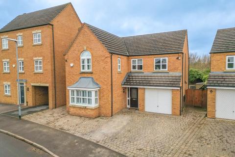 Lowes Drive, Tamworth B77 4 bed detached house for sale