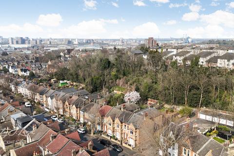 Elliscombe Road, London 1 bed apartment for sale
