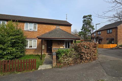 Cotton Walk, Crawley RH11 1 bed maisonette for sale