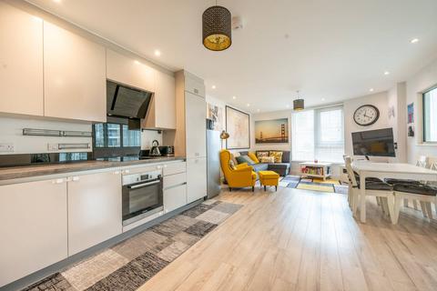 New Willow House, Plaistow, London, E13 2 bed flat for sale