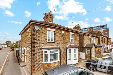 North Road, Brentwood, Essex, CM14 2 bed semi