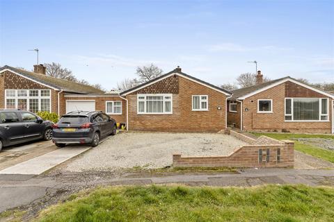 Manor Park Road, Hailsham 4 bed detached bungalow for sale