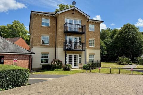Old College Road, Newbury RG14 2 bed flat for sale