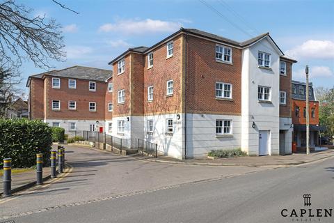 Hemnall Street, Epping 2 bed flat for sale