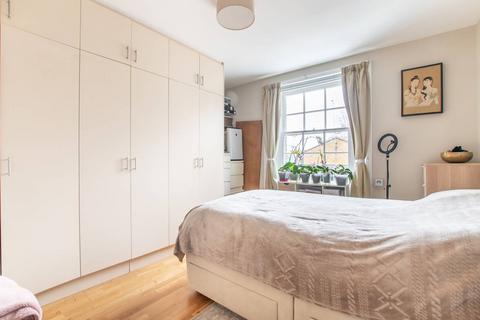 Hesketh Place, Holland Park, London, W11 1 bed flat for sale