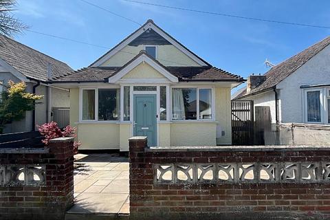 Cobblers Bridge Road, Herne Bay, CT6 8NP 2 bed detached bungalow for sale