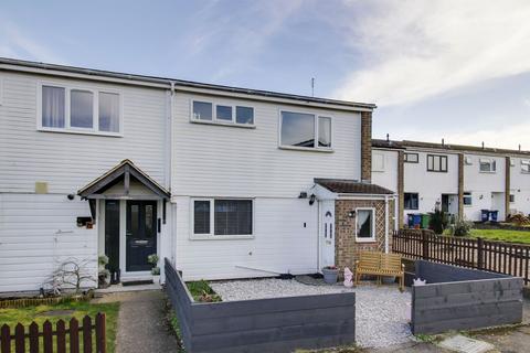 Howitts Gardens, St. Neots PE19 3 bed semi