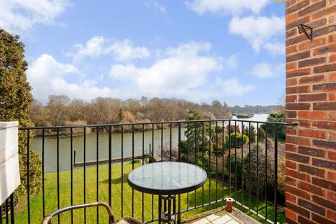 Kingfisher Lodge, Strawberry Vale... 2 bed apartment for sale