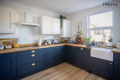 Burlington Road, Thornton Heath CR7 3 bed terraced house for sale