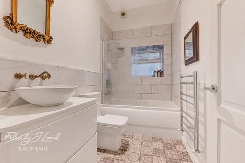 Charlton Road, London 2 bed apartment for sale