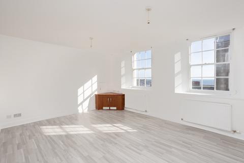 High Street, Kirkcaldy, KY1 2 bed flat for sale