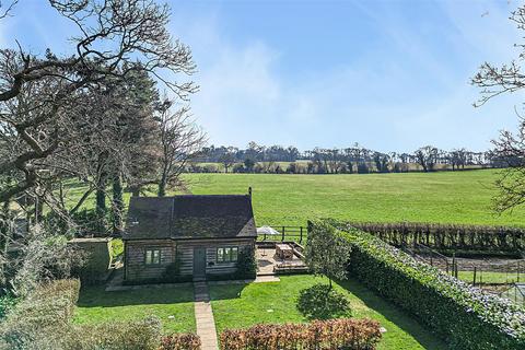 Haslemere Road, Witley, Godalming 2 bed cottage for sale